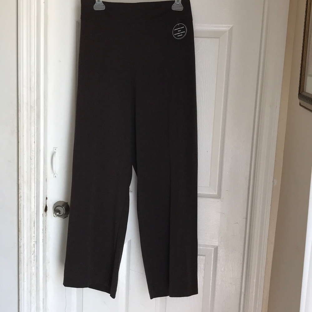 Woman short length slacks